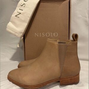 Nisolo Women's Eva Leather Everyday Chelsea Boot In Almond, Size 8.5, NEW!